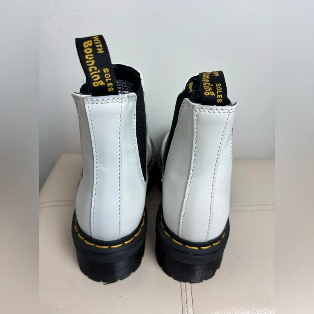 Dr. Martens 2976 Quad Platform Chelsea Boots in White Smooth Leather Size 7